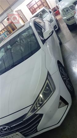 هیوندای ئەلەنترا